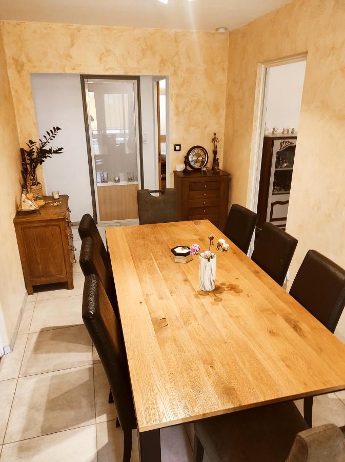 Appartement entier 70m² avec Balcon et Parking en Résidence Fermée Saint-Priest  Esterno foto