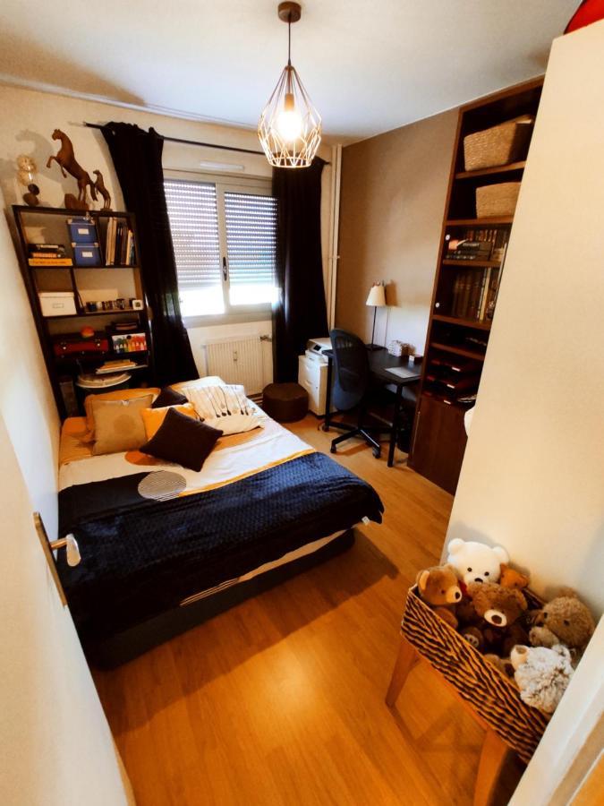 Appartement entier 70m² avec Balcon et Parking en Résidence Fermée Saint-Priest  Esterno foto