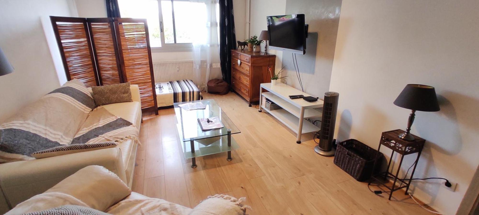 Appartement entier 70m² avec Balcon et Parking en Résidence Fermée Saint-Priest  Esterno foto